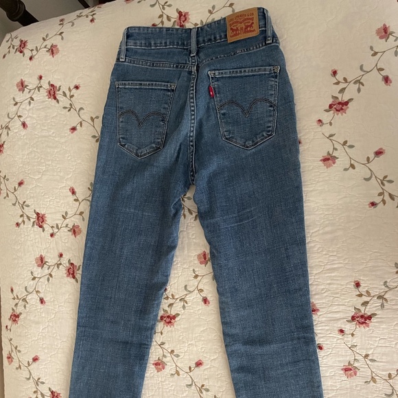 Levi's 721 High Rise Skinny Jeans - Picture 2 of 4